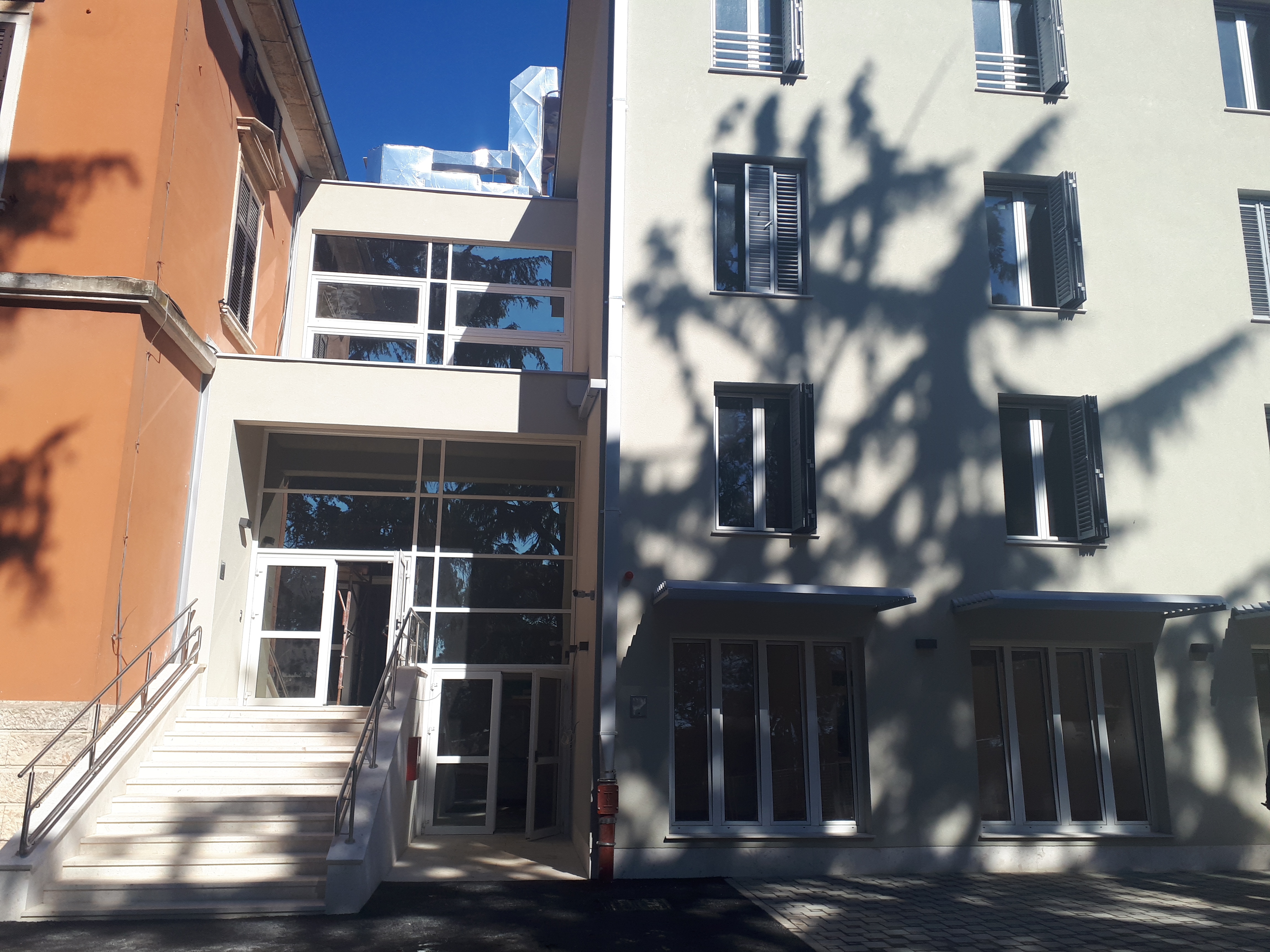 Gradski vijećnici u obilasku dograđene zgrade Doma za starije i nemoćne osobe „Domenico Pergolis“