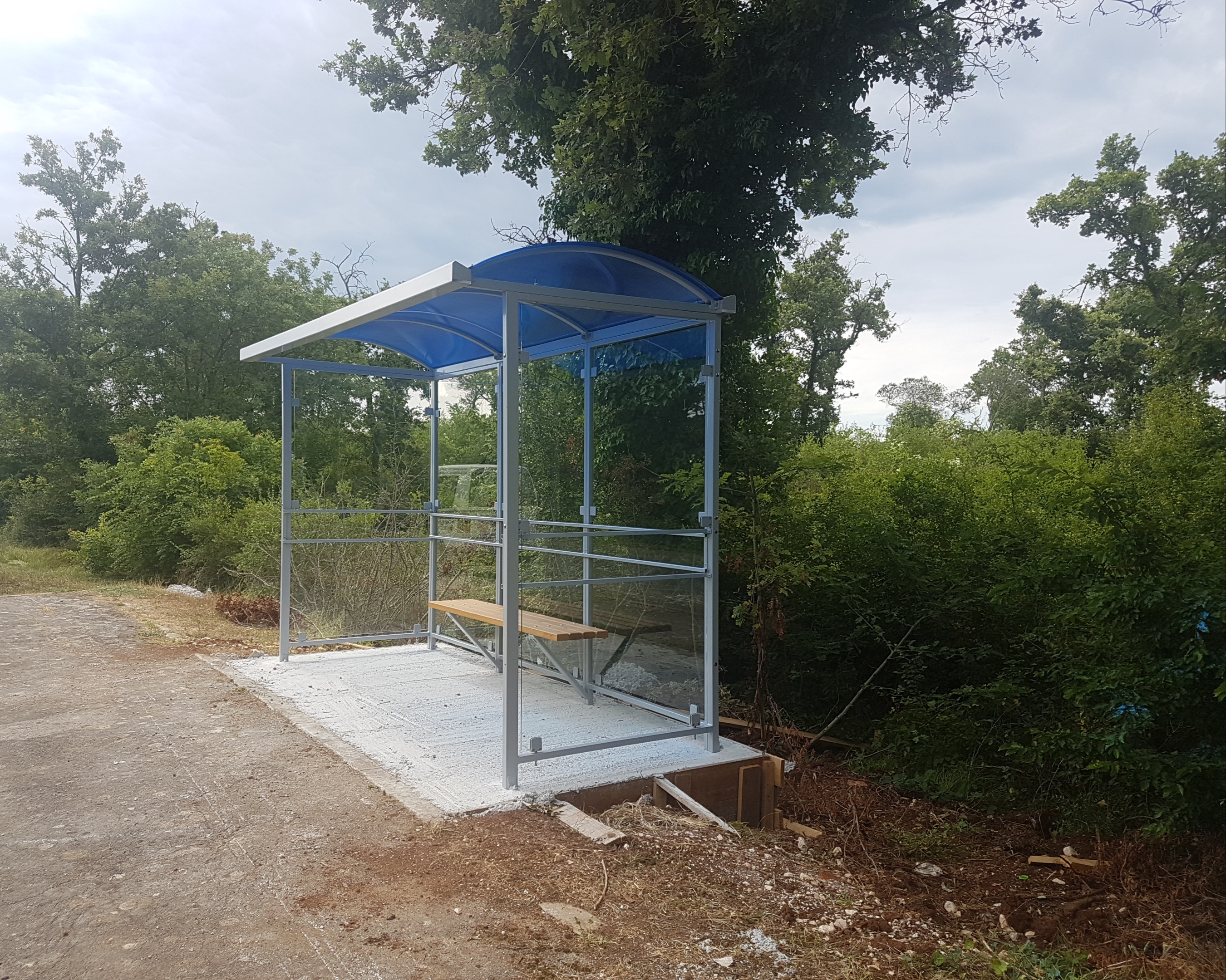 Nove autobusne nadstrešnice