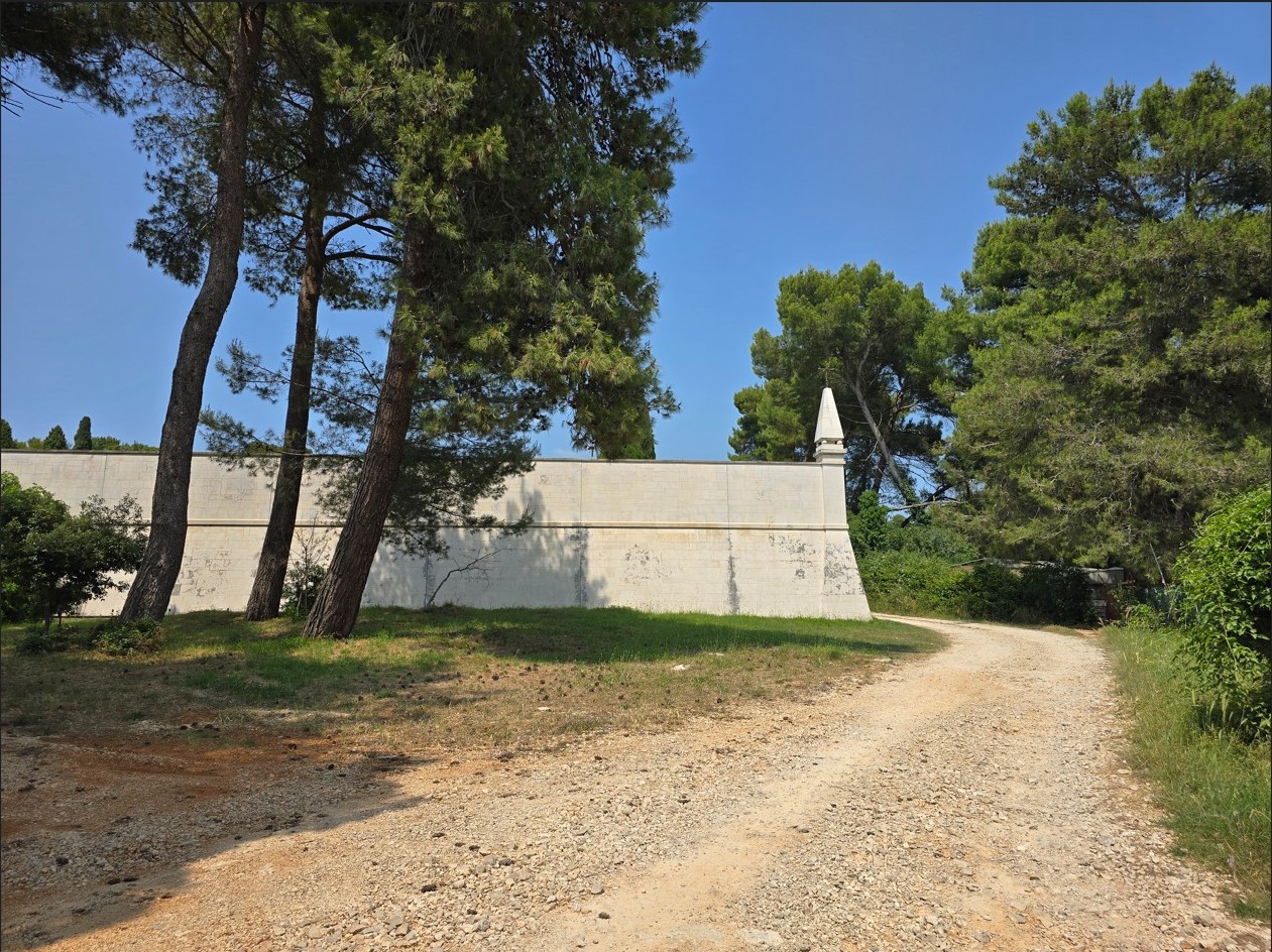 Projektni natječaj za izradu idejnog arhitektonsko – urbanističko – krajobraznog rješenja za PROŠIRENJE GRADSKOG GROBLJA „LASTE“ U ROVINJU – ROVIGNO