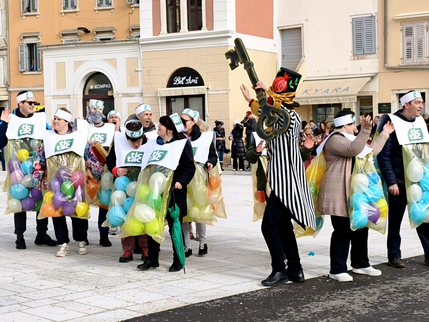Vesele maškare zašarenile centar grada. U nedjelju slijedi glavna karnevalska povorka