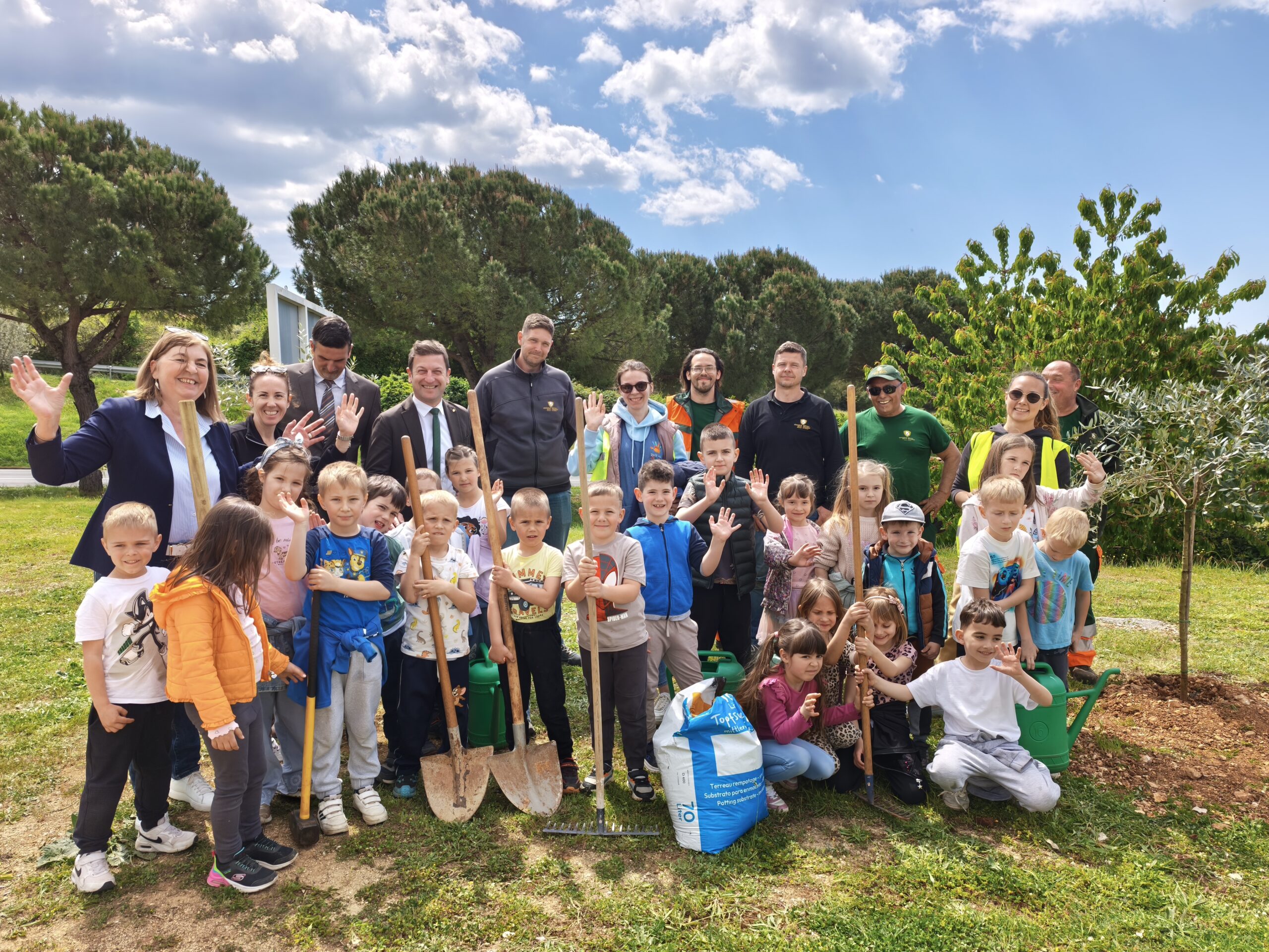 Povodom Dana planeta Zemlje posađeno pet stabala maslina u Rovinjskom Selu