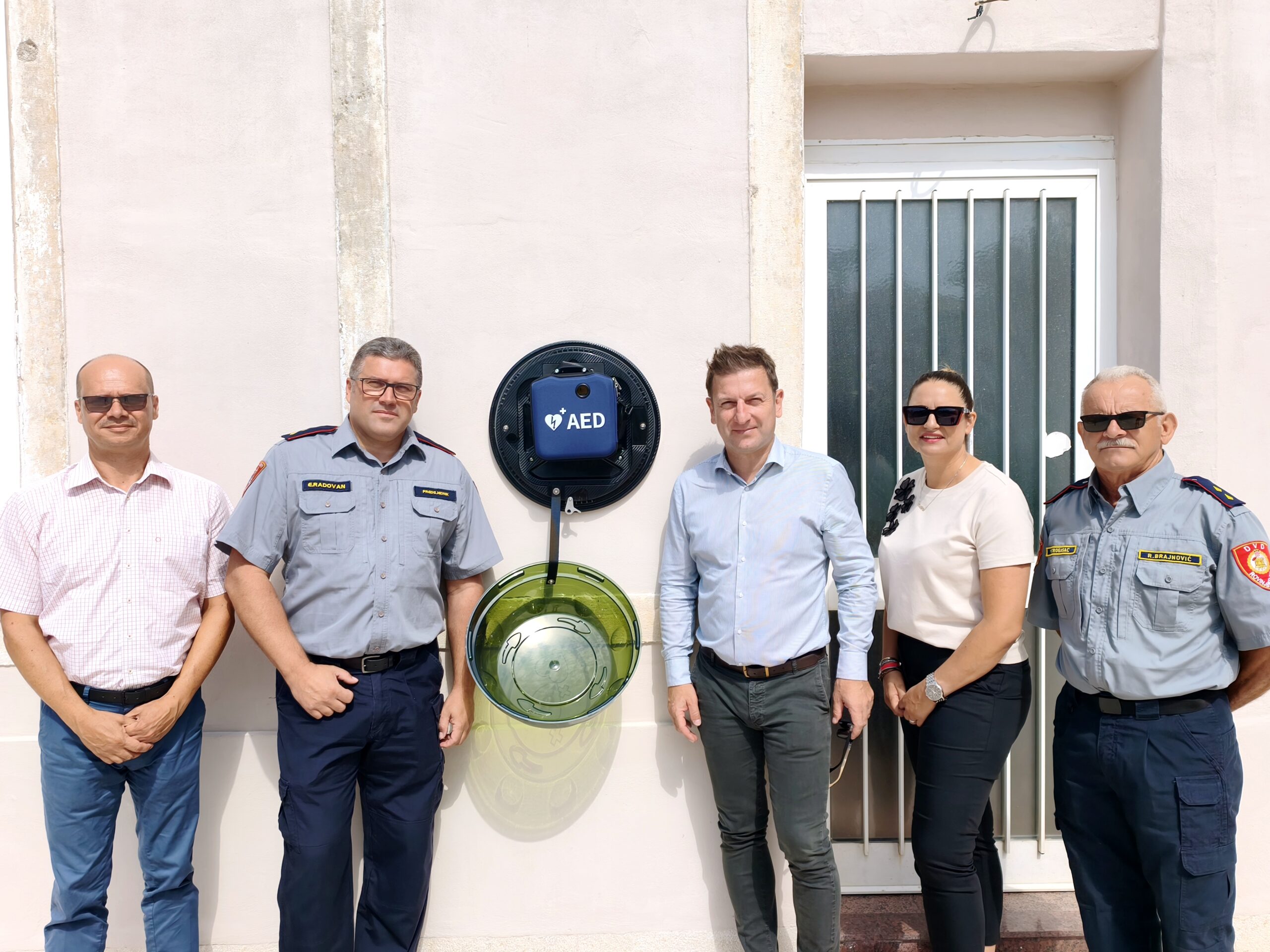Installato un defibrillatore esterno a Villa di Rovigno